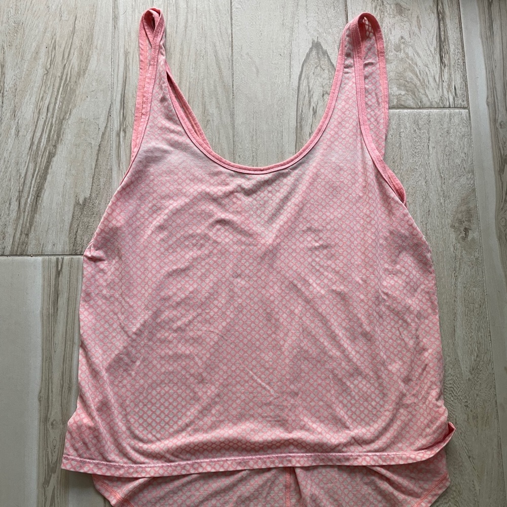 Lululemon Pink flowy tank. Size 6.